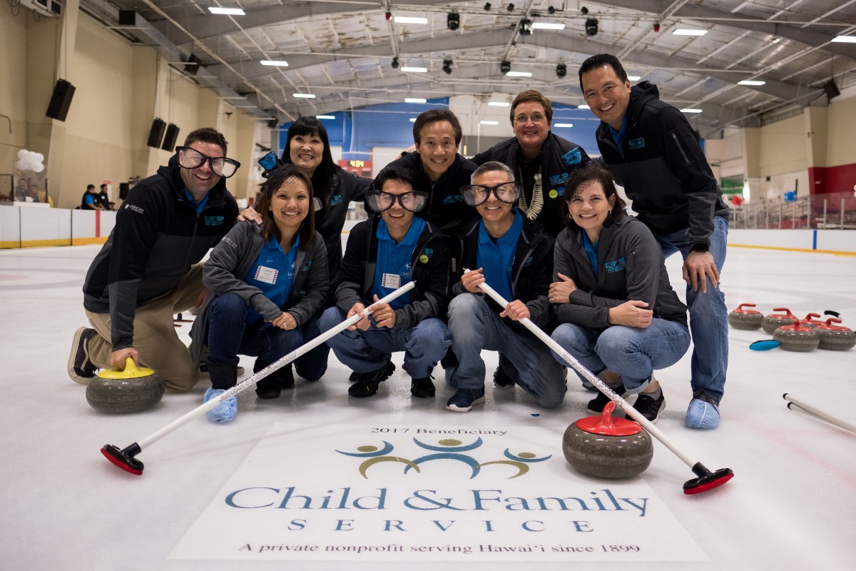 2017 curling group photo