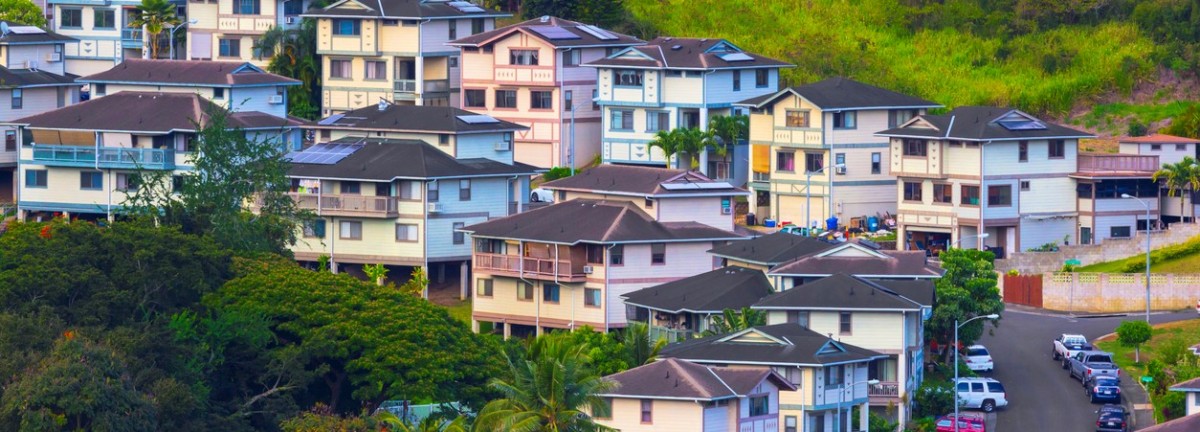 image of houses in hawaii