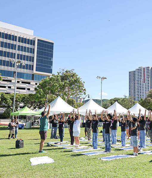 Yoga in Aala Park